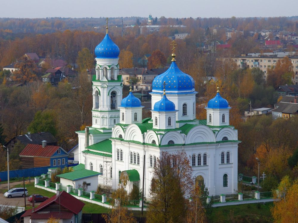 Церковь Благовещения Пресвятой Богородицы (Михаила Архангела), Торжок (Торжокский район и г. Торжок, Тверская область). фасады, Вид со Спасской церкви Борисоглебского монастыря