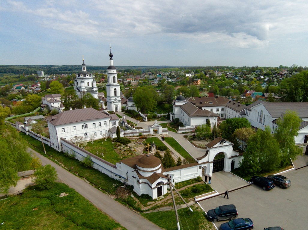 Николаевский Черноостровский монастырь, Малоярославец (Малоярославецкий район, Калужская область). общий вид в ландшафте