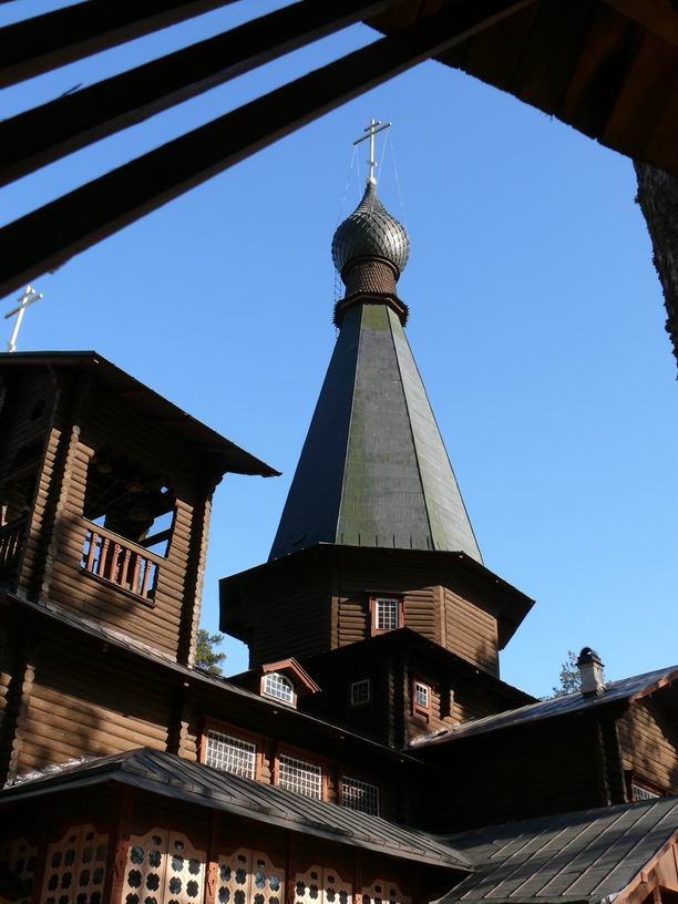Церковь Казанской иконы Божией Матери (в честь 300-летия дома Романовых), Вырица (Гатчинский район, Ленинградская область). архитектурные детали