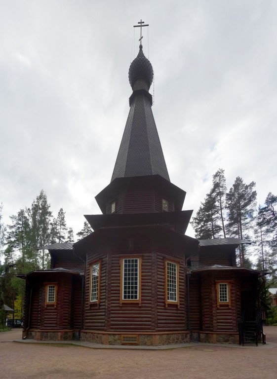 Церковь Казанской иконы Божией Матери (в честь 300-летия дома Романовых), Вырица (Гатчинский район, Ленинградская область). фасады, Восточный фасад