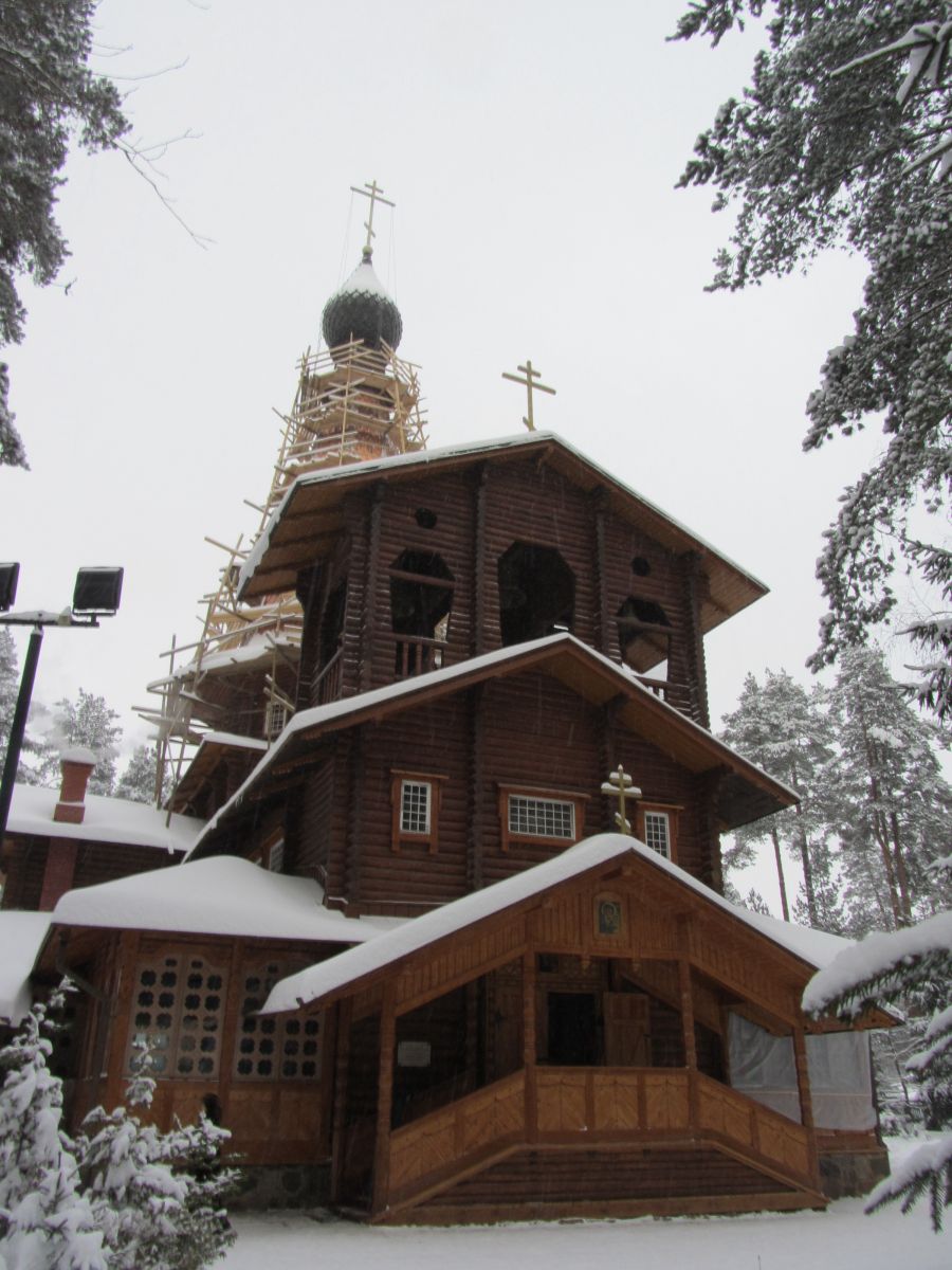 Церковь Казанской иконы Божией Матери (в честь 300-летия дома Романовых), Вырица (Гатчинский район, Ленинградская область). фасады