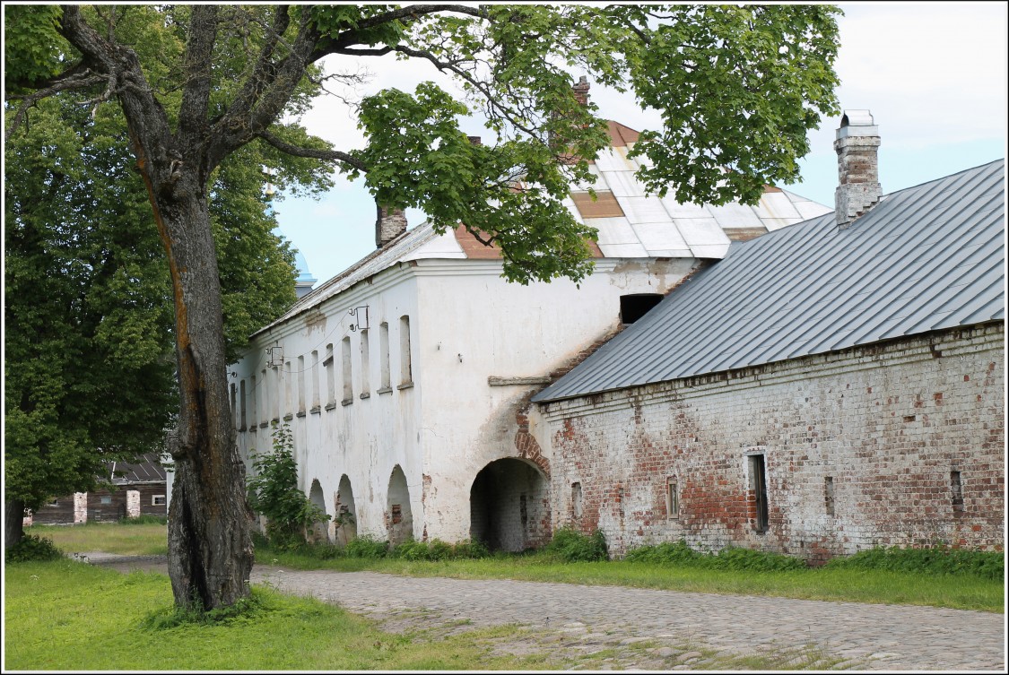 Коневец, остров. Рождества Пресвятой Богородицы Коневский монастырь. фасады