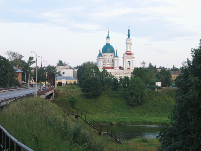 Собор Екатерины, Кингисепп (Кингисеппский район, Ленинградская область). дополнительная информация, Фотграфия собора Екатерины с противоположного берега реки Луги