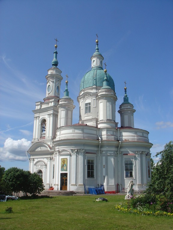 Собор Екатерины, Кингисепп (Кингисеппский район, Ленинградская область). фасады