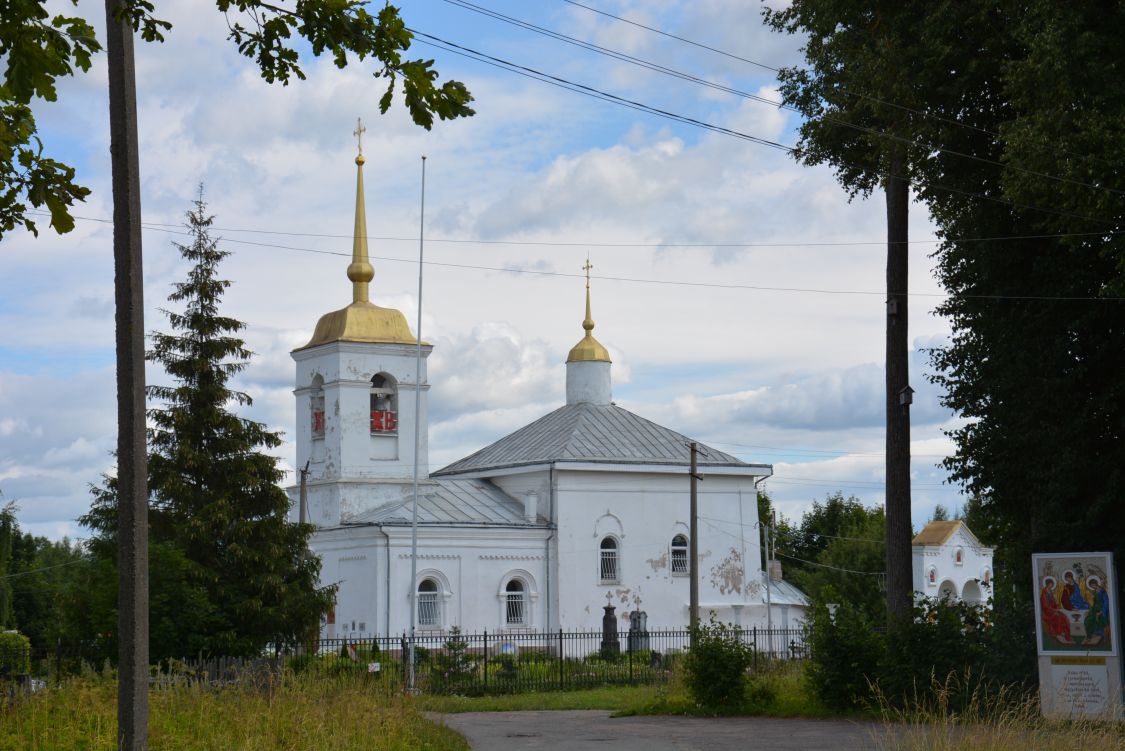 Сижно. Церковь Михаила Архангела. фасады