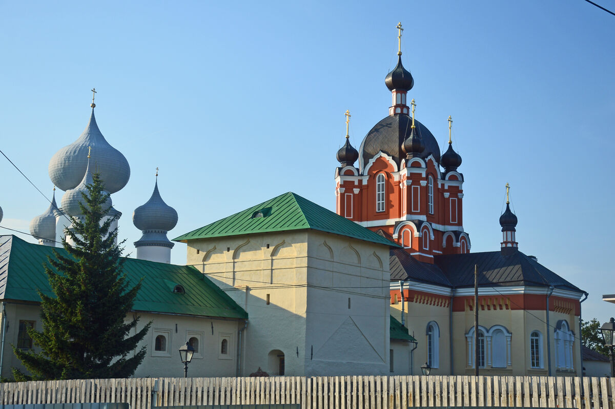 Тихвинский Богородице-Успенский мужской монастырь, Тихвин (Тихвинский район, Ленинградская область). фасады