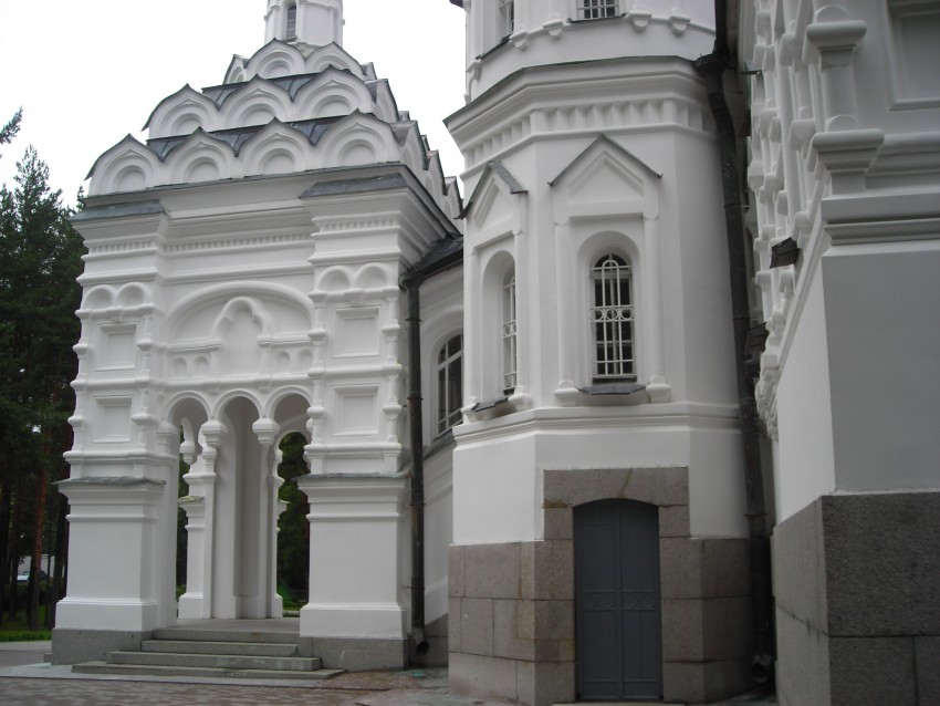 Церковь Казанской иконы Божией Матери, Зеленогорск (Санкт-Петербург, Курортный район, г. Санкт-Петербург). архитектурные детали, снято 20 июля 2008г.