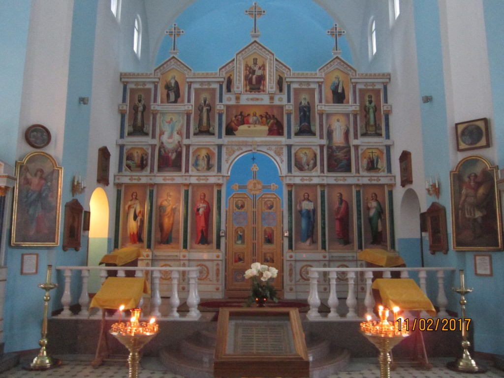 Церковь Казанской иконы Божией Матери, Зеленогорск (Санкт-Петербург, Курортный район, г. Санкт-Петербург). интерьер и убранство, Главный иконостас церкви Казанской иконы Божией Матери.