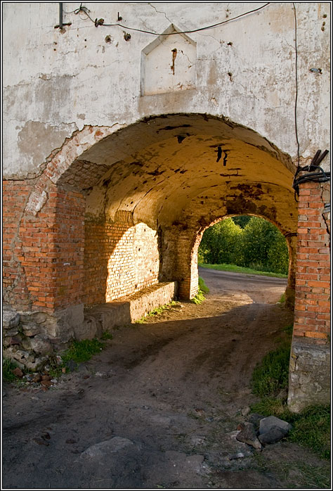Александро-Свирский монастырь, Старая Слобода (Лодейнопольский район, Ленинградская область). архитектурные детали, Ворота братского корпуса Троицкой части монастыря