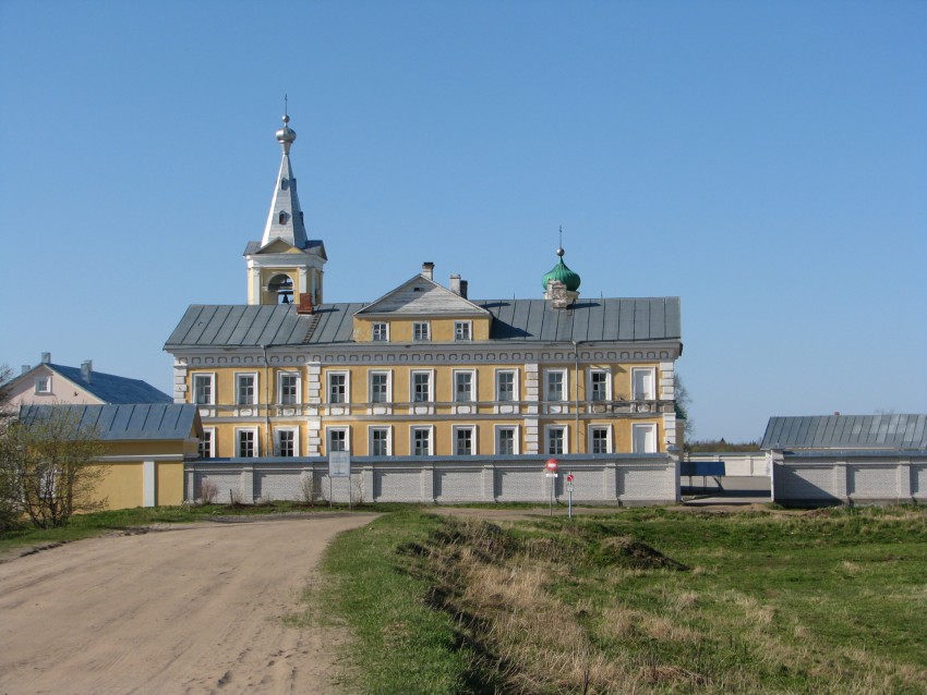 Введено-Оятский женский монастырь, Оять (Лодейнопольский район, Ленинградская область). архитектурные детали