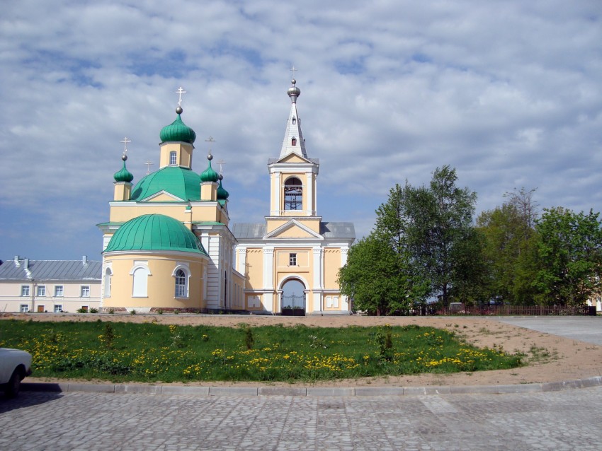 Оять. Введено-Оятский женский монастырь. фасады