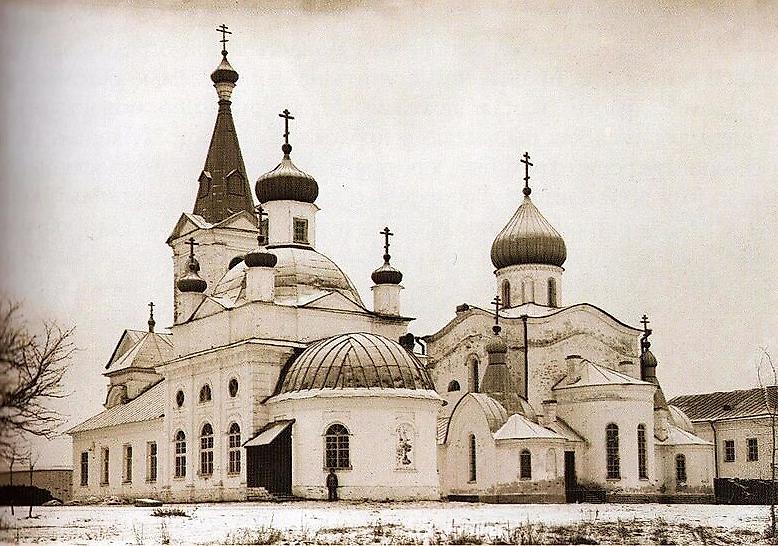 Соборный храм и часовня. Фото нач. ХХ в., архивная фотография. Введено-Оятский женский монастырь, Оять (Лодейнопольский район, Ленинградская область)