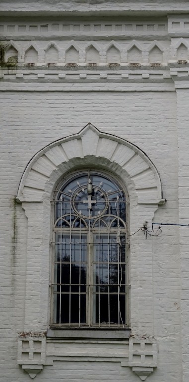 Новая Ладога. Собор Рождества Пресвятой Богородицы. архитектурные детали, Окно на северном фасаде