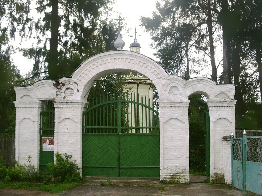 Церковь Воскресения Христова, Курпово (Важины) (Подпорожский район, Ленинградская область). дополнительная информация, северные ворота