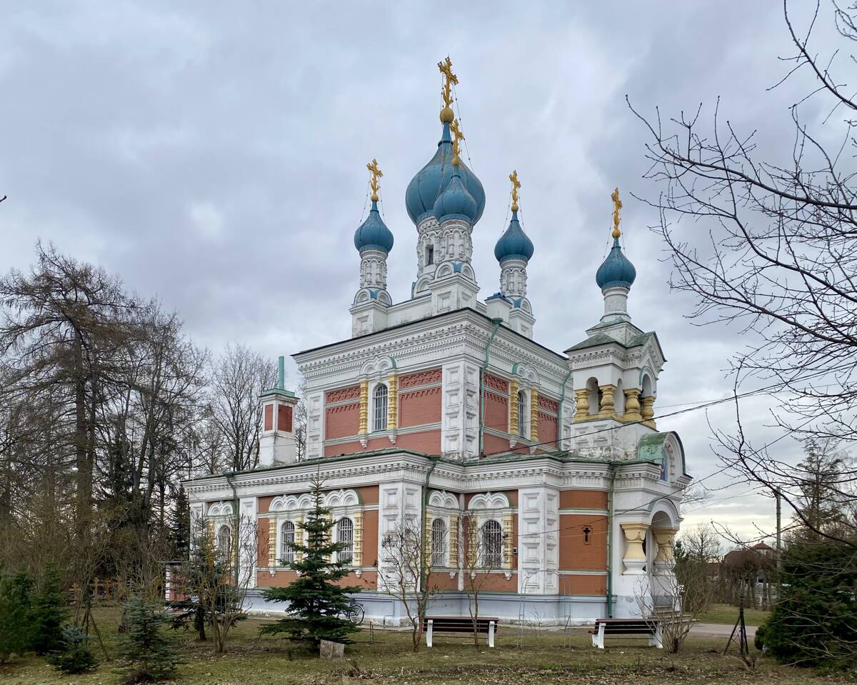 Церковь Покрова Пресвятой Богородицы, Гатчина (Мариенбург) (Гатчинский район, Ленинградская область). фасады, Вид с СЗ