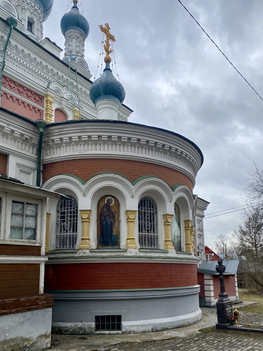 Церковь Покрова Пресвятой Богородицы, Гатчина (Мариенбург) (Гатчинский район, Ленинградская область). архитектурные детали, Апсида
