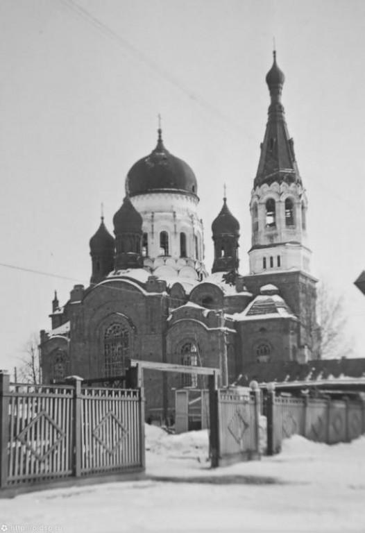 Собор Покрова Пресвятой Богородицы, Гатчина (Гатчинский район, Ленинградская область). архивная фотография,  Фото с сайта pastvu.ru Фото 1941-43 гг