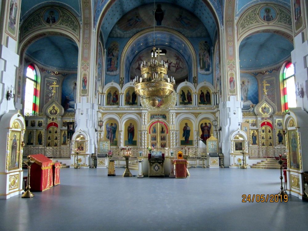 Собор Покрова Пресвятой Богородицы, Гатчина (Гатчинский район, Ленинградская область). интерьер и убранство, Внутреннее убранство собора Покрова Пресвятой Богородицы.
