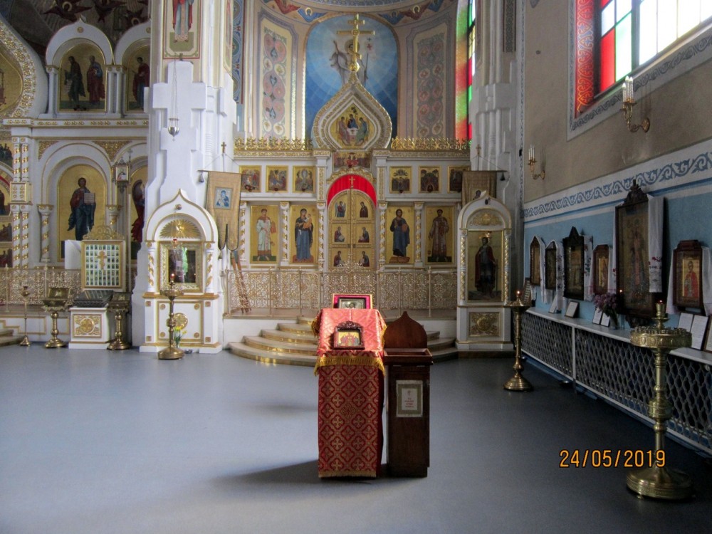 Собор Покрова Пресвятой Богородицы, Гатчина (Гатчинский район, Ленинградская область). интерьер и убранство, Южный придел во имя св. блгв. князя Александра Невского.