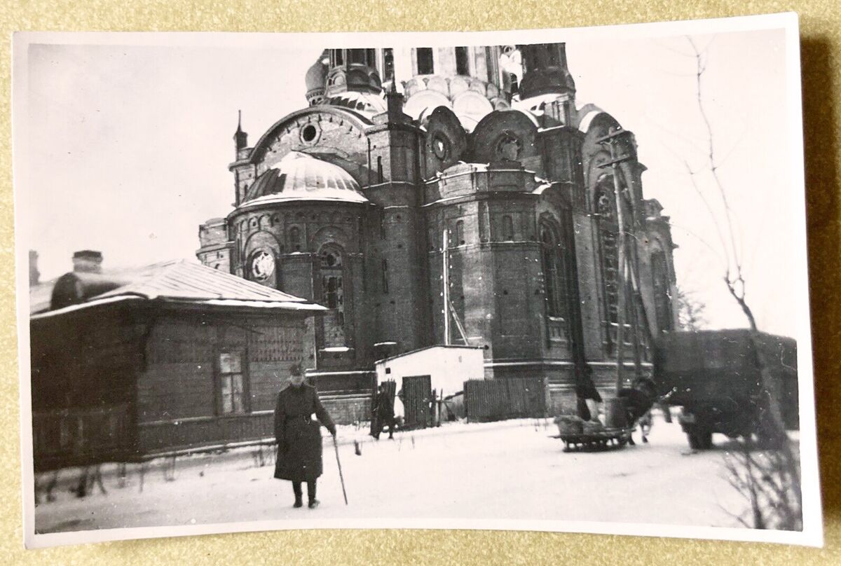 Собор Покрова Пресвятой Богородицы, Гатчина (Гатчинский район, Ленинградская область). архивная фотография, Вид с юго-восточной стороны. Фото 1941 г. с аукциона e-bay.d
