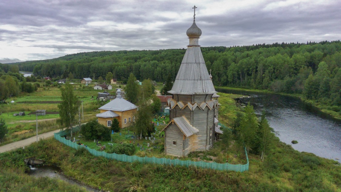 Храмовый комплекс Согинского погоста, Согиницы (Подпорожский район, Ленинградская область). фасады, Вид с северо-востока