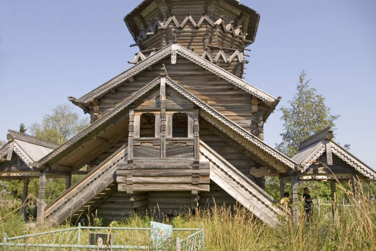 Гимрека (Гиморецкий погост). Церковь Рождества Пресвятой Богородицы. архитектурные детали, крыльцо