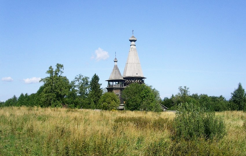 Гимрека (Гиморецкий погост). Церковь Рождества Пресвятой Богородицы. общий вид в ландшафте, вид с юга