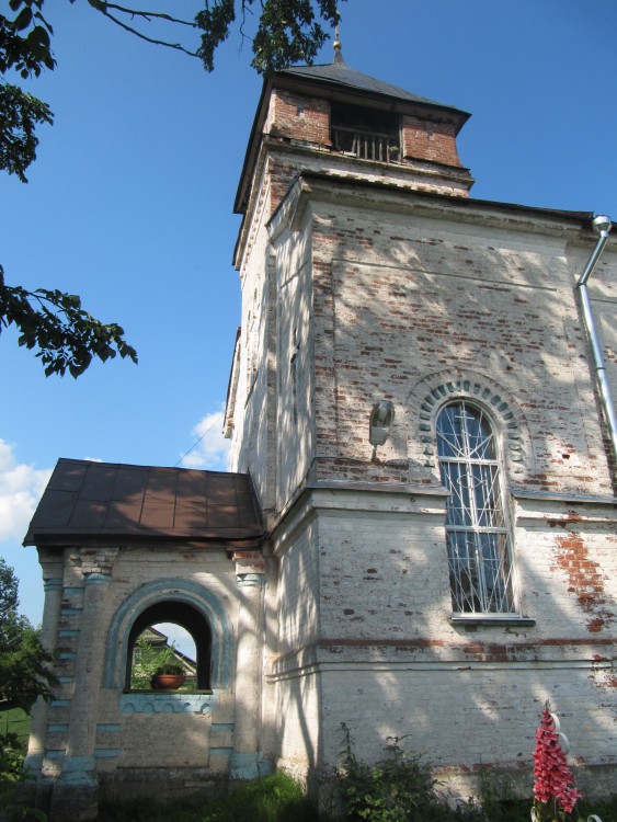 Церковь Флора и Лавра, Клюкошицы (Лужский район, Ленинградская область). архитектурные детали