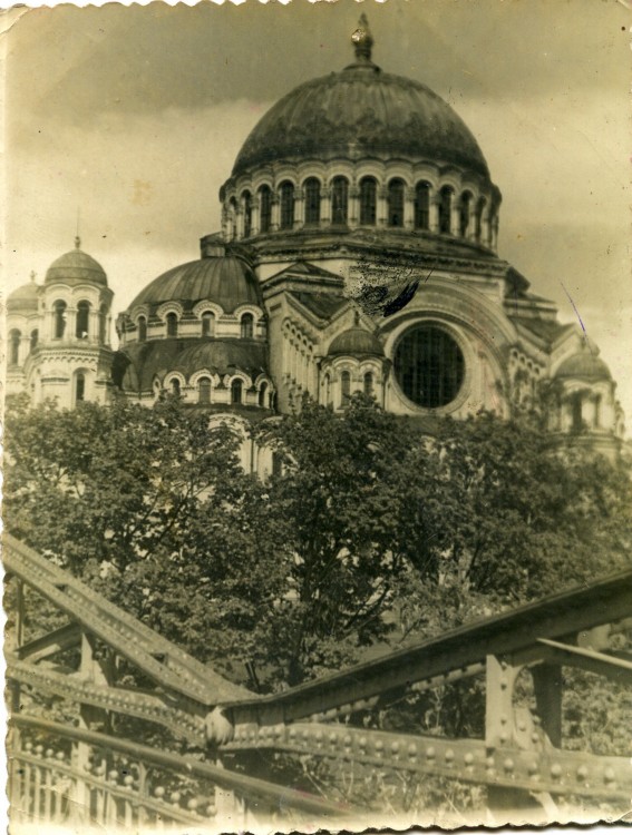 Кронштадт. Морской собор Николая Чудотворца в Кронштадте. архивная фотография, Собор Николая Чудотворца в Кронштадте. Снято дядей в 1956г., служивщим во флоте.