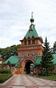 Успенский Пюхтицкий женский монастырь, Главный вход с колокольней. Вид от Успенского собора, Куремяэ, Ида-Вирумаа, Эстония