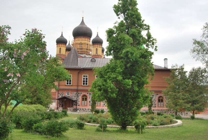 Успенский Пюхтицкий женский монастырь, Куремяэ (Ида-Вирумаа, Эстония). фасады