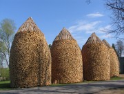 Успенский Пюхтицкий женский монастырь, Пюхтицкие поленницы, Куремяэ, Ида-Вирумаа, Эстония