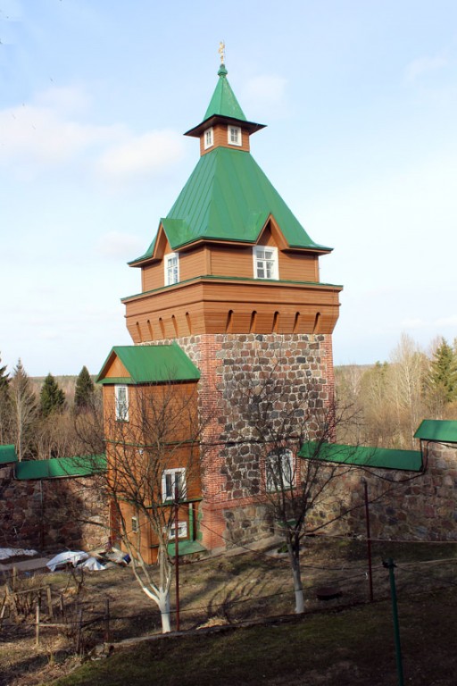 Успенский Пюхтицкий женский монастырь, Куремяэ (Ида-Вирумаа, Эстония). дополнительная информация, Башня в северо-западном углу территории монастыря