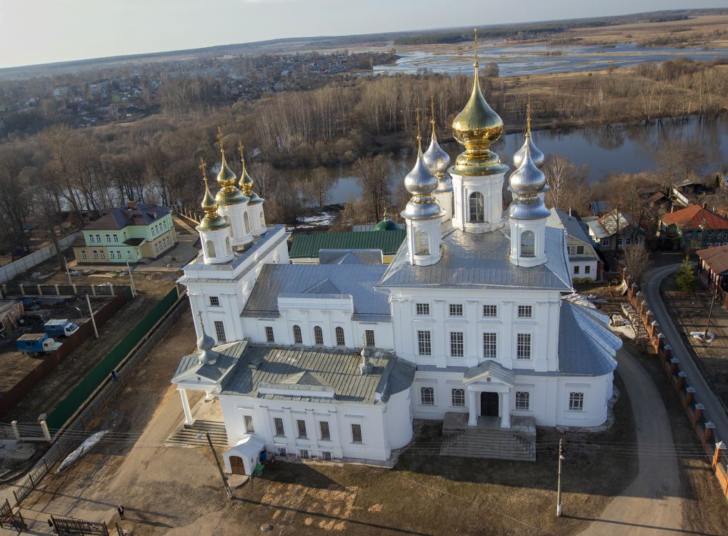 Шуя. Кафедральный собор Воскресения Христова. общий вид в ландшафте, Вид с колокольни