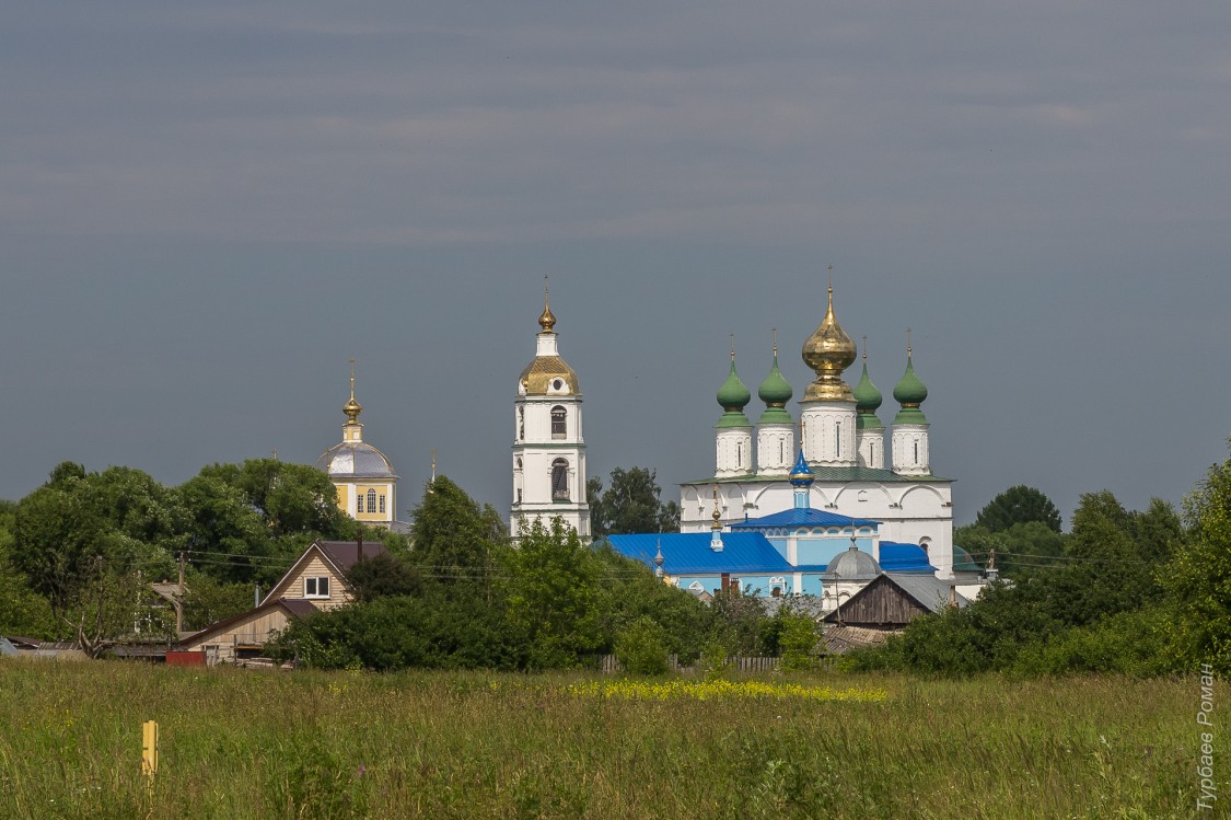 Введеньё. Николо-Шартомский мужской монастырь. общий вид в ландшафте