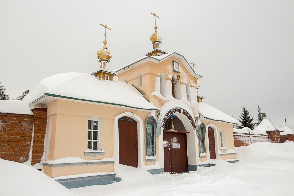 Интерпосёлок. Важеозерский Спасо-Преображенский мужской монастырь. фасады