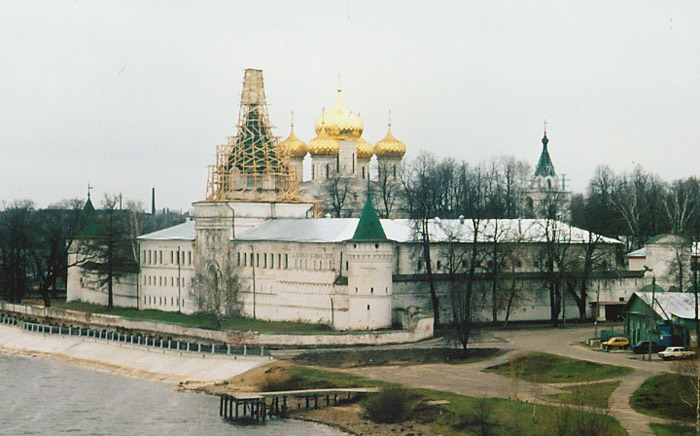 Кострома. Троицкий Ипатьевский монастырь. документальные фотографии