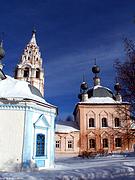 Церковь Василия Великого, Слева виднеется бело-голубое здание Введенского собора		      <br>, Галич, Галичский район, Костромская область