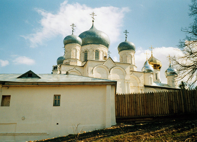 Ножкино. Покровский Авраамиево-Городецкий монастырь. фасады