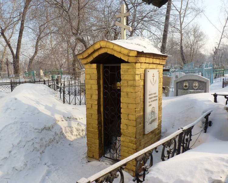 Собор Троицы Живоначальной, Красноярск (Красноярск, город, Красноярский край). дополнительная информация, Неизвестная часовенка рядом с собором
