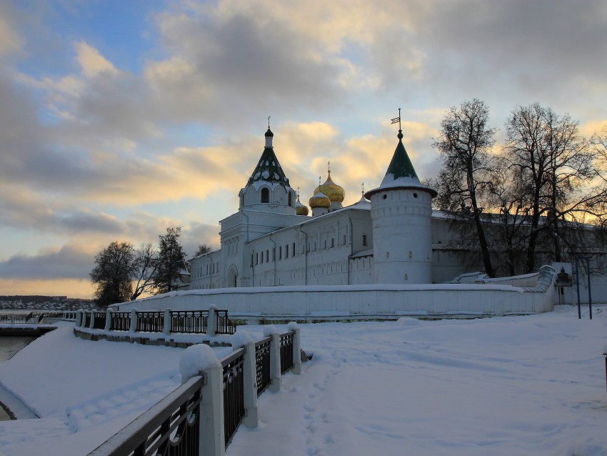 Кострома. Троицкий Ипатьевский монастырь. художественные фотографии