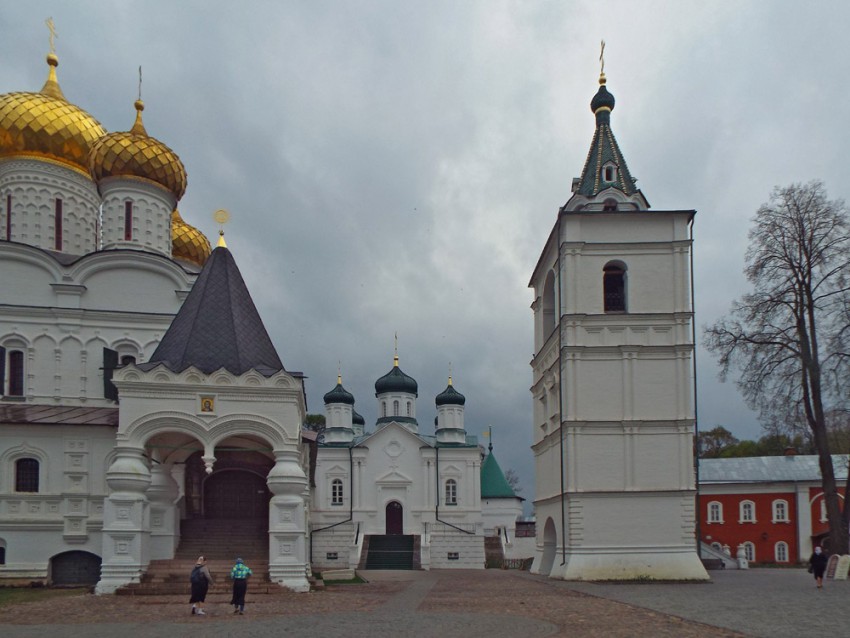 Кострома. Троицкий Ипатьевский монастырь. архитектурные детали