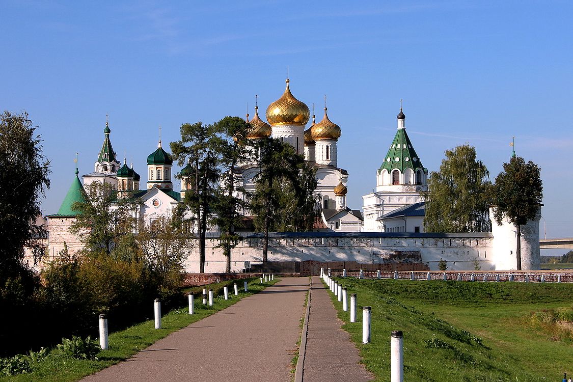 Кострома. Троицкий Ипатьевский монастырь. фасады, Вид с южной стороны