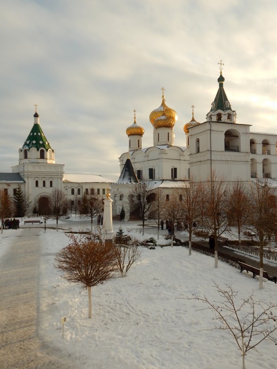 Кострома. Троицкий Ипатьевский монастырь. фасады