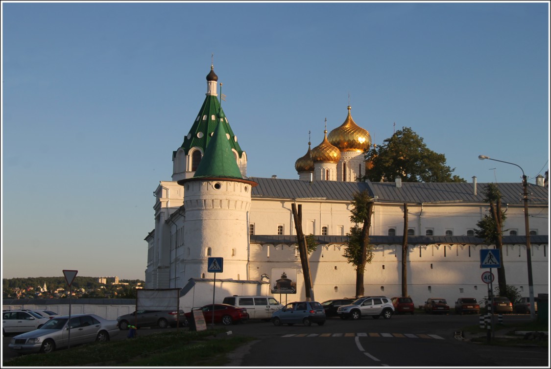 Кострома. Троицкий Ипатьевский монастырь. архитектурные детали, Пороховая башня