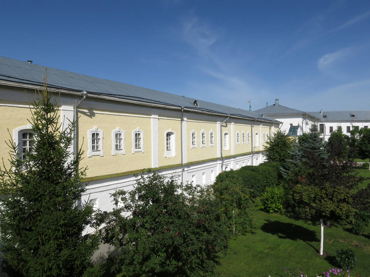 Троицкий Ипатьевский монастырь, Кострома (Кострома, город, Костромская область). дополнительная информация, Братский корпус (XVI-XIX вв.)