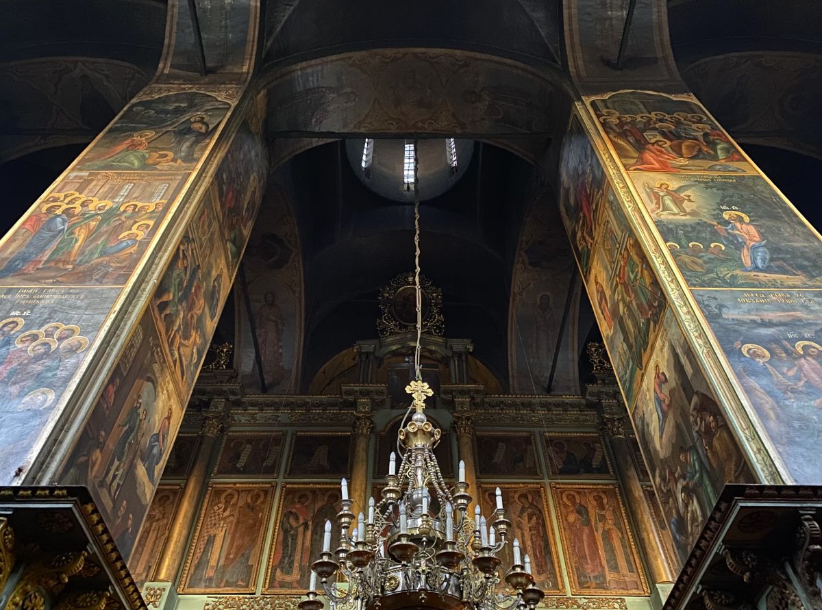Церковь Воскресения Христова на Дебре, Кострома (Кострома, город, Костромская область). интерьер и убранство, Несущие столпы четверика