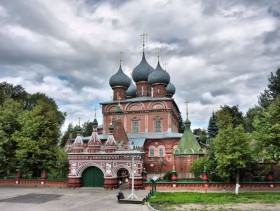 Кострома. Церковь Воскресения Христова на Дебре