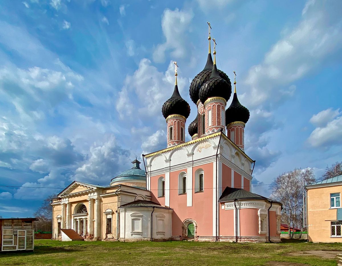 Вид с юго-востока, фасады. Церковь Владимирской иконы Божией Матери, Нерехта (Нерехтский район, Костромская область)