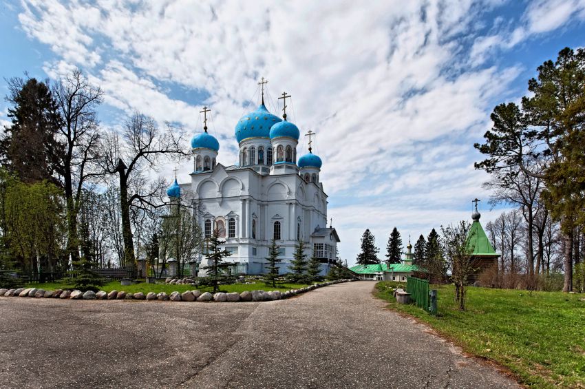 Ножкино. Покровский Авраамиево-Городецкий монастырь. фасады